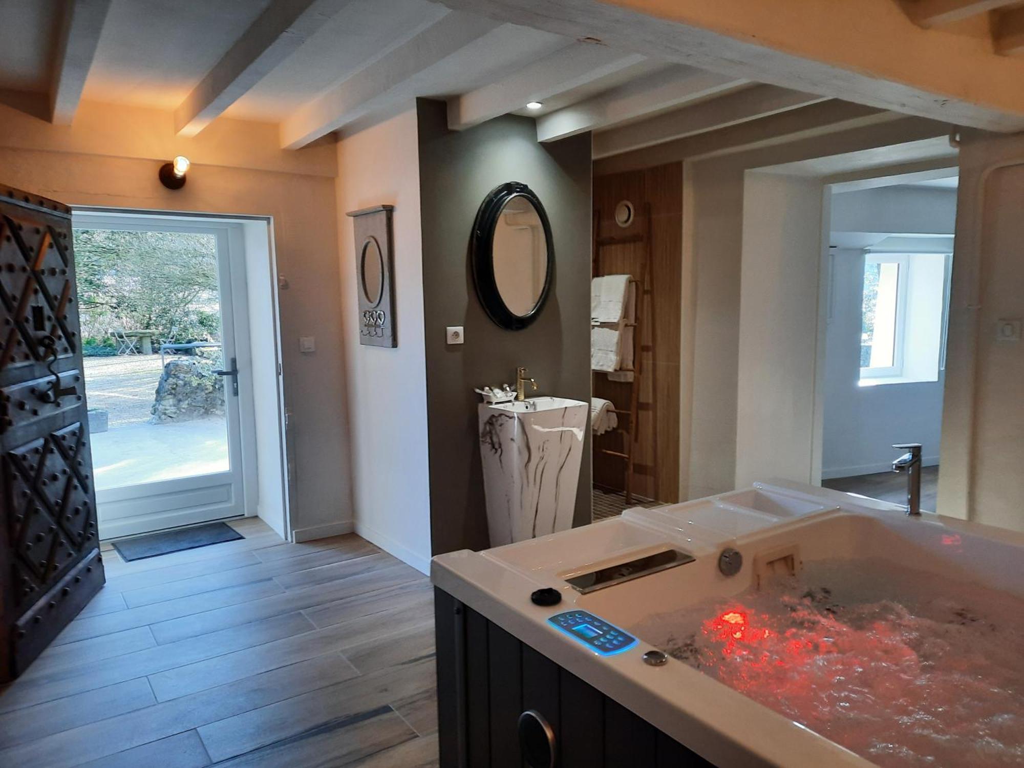 Charme Au Fil De L'Eau Hotel Vendieres Bagian luar foto