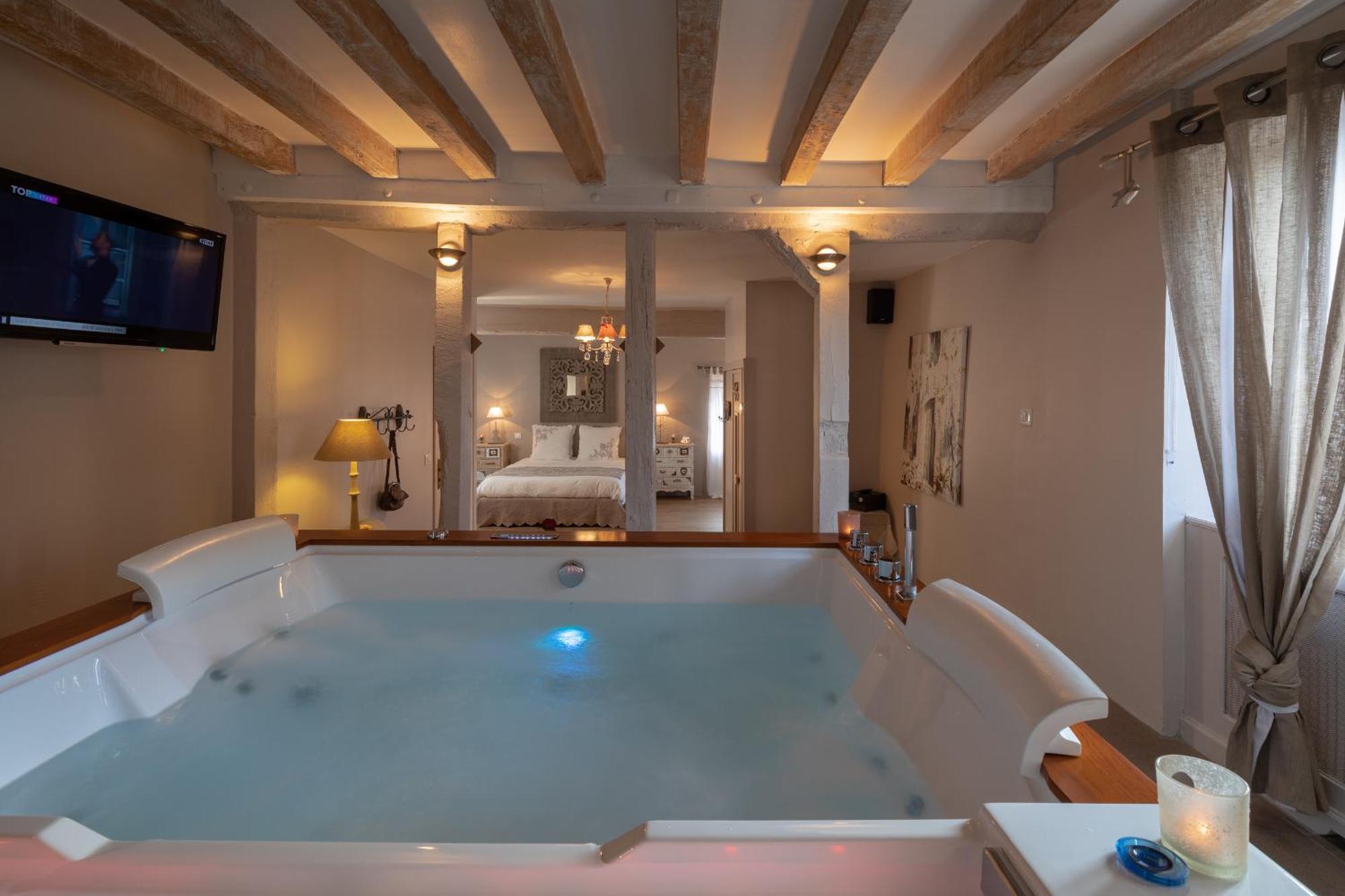 Charme Au Fil De L'Eau Hotel Vendieres Bagian luar foto