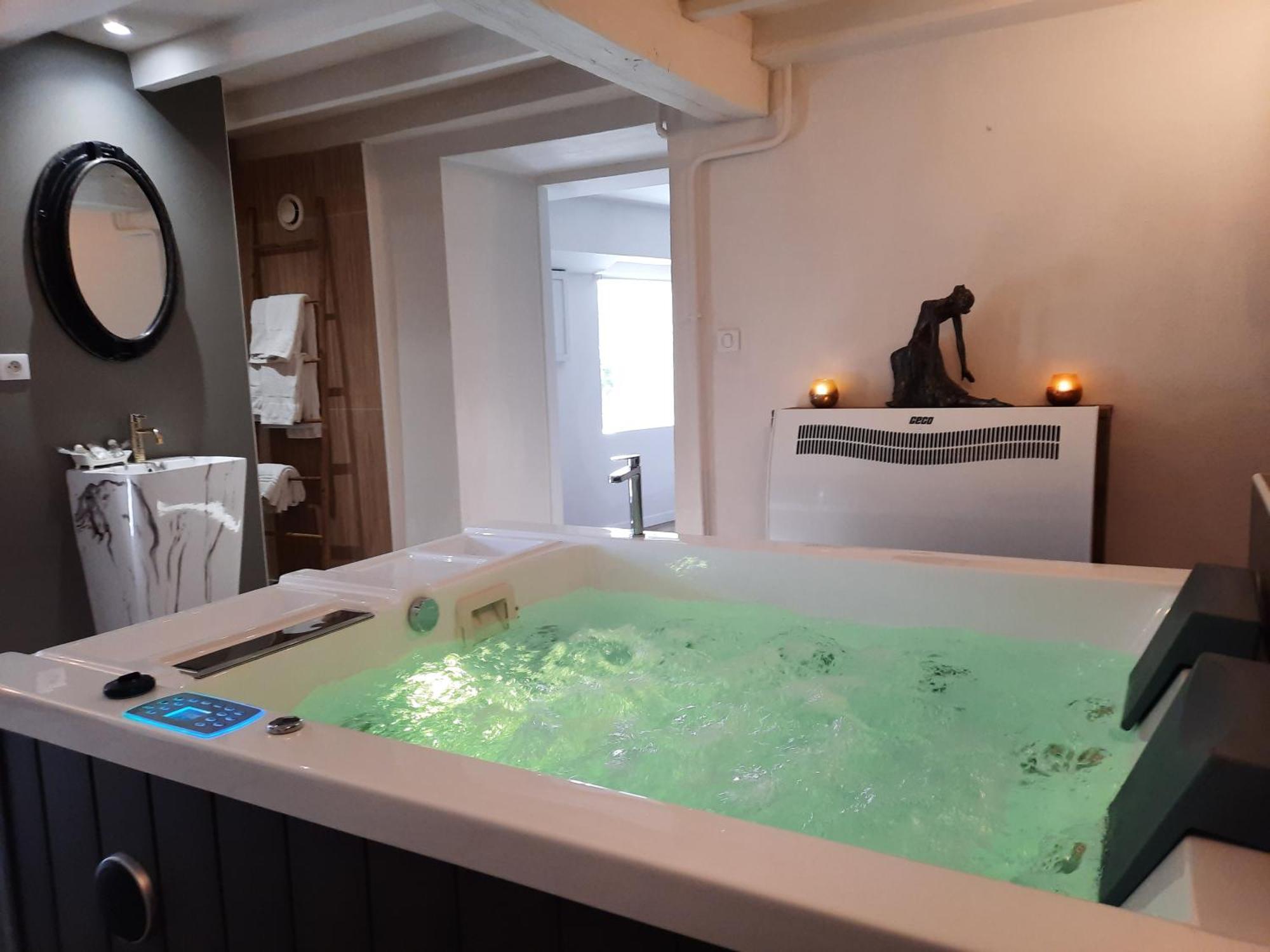 Charme Au Fil De L'Eau Hotel Vendieres Bagian luar foto