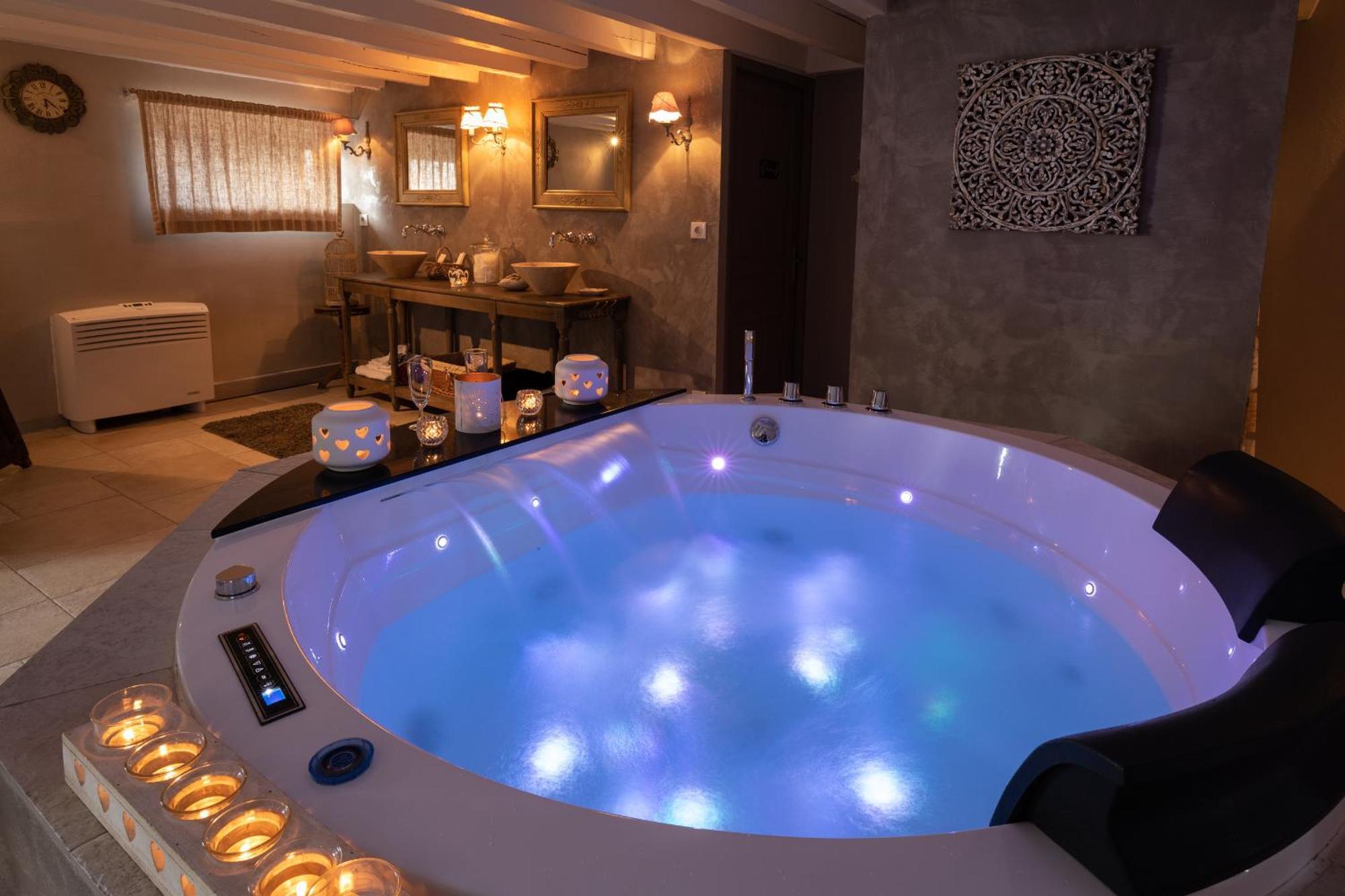 Charme Au Fil De L'Eau Hotel Vendieres Bagian luar foto