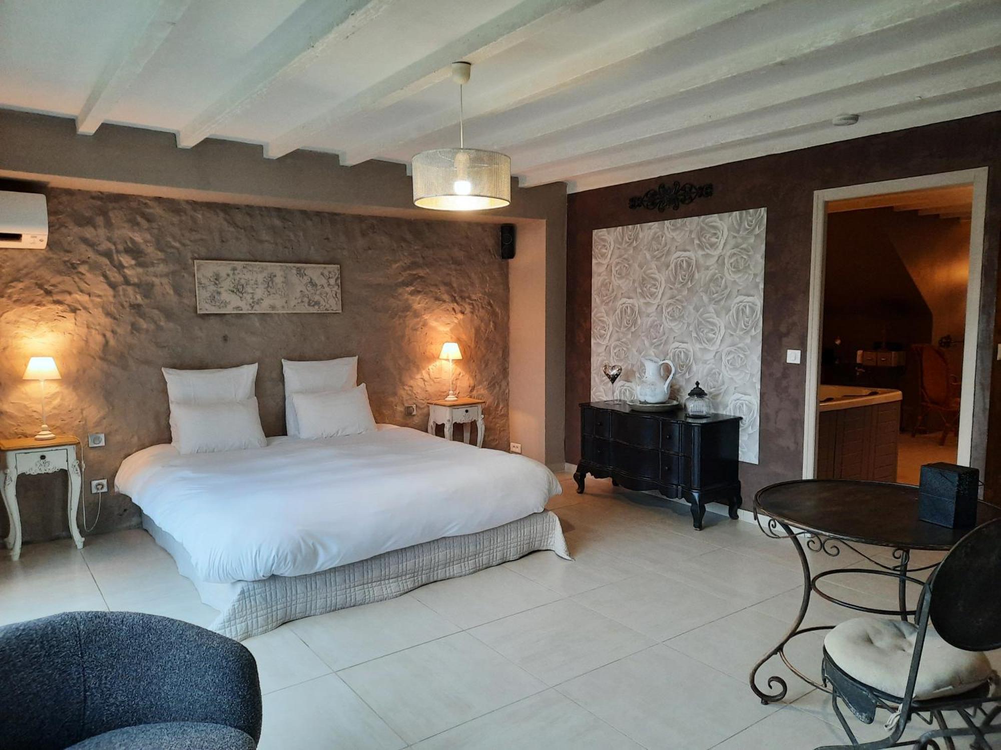 Charme Au Fil De L'Eau Hotel Vendieres Bagian luar foto