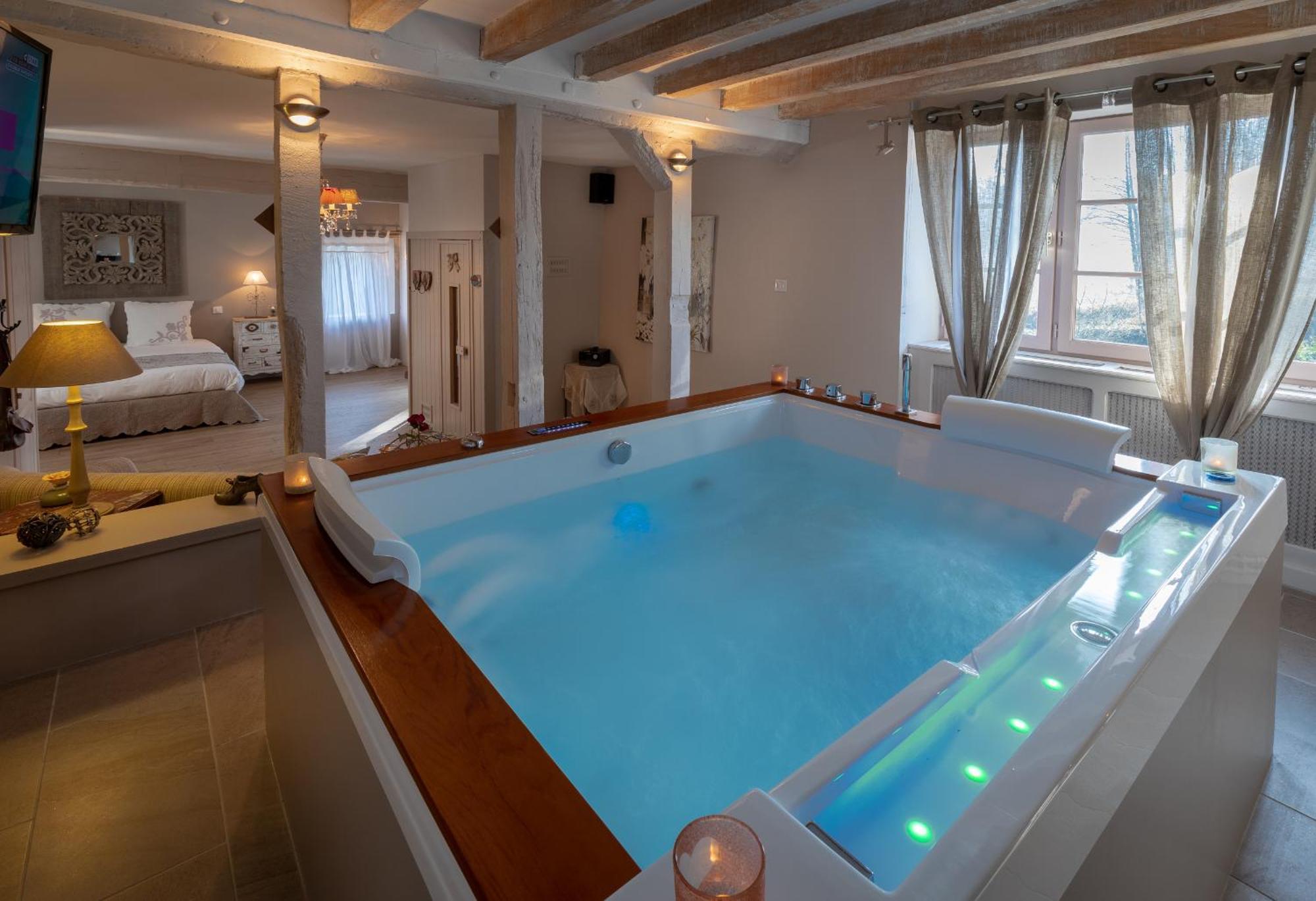 Charme Au Fil De L'Eau Hotel Vendieres Bagian luar foto