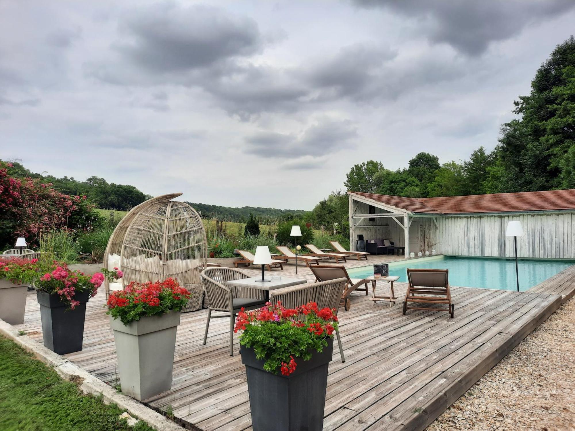 Charme Au Fil De L'Eau Hotel Vendieres Bagian luar foto