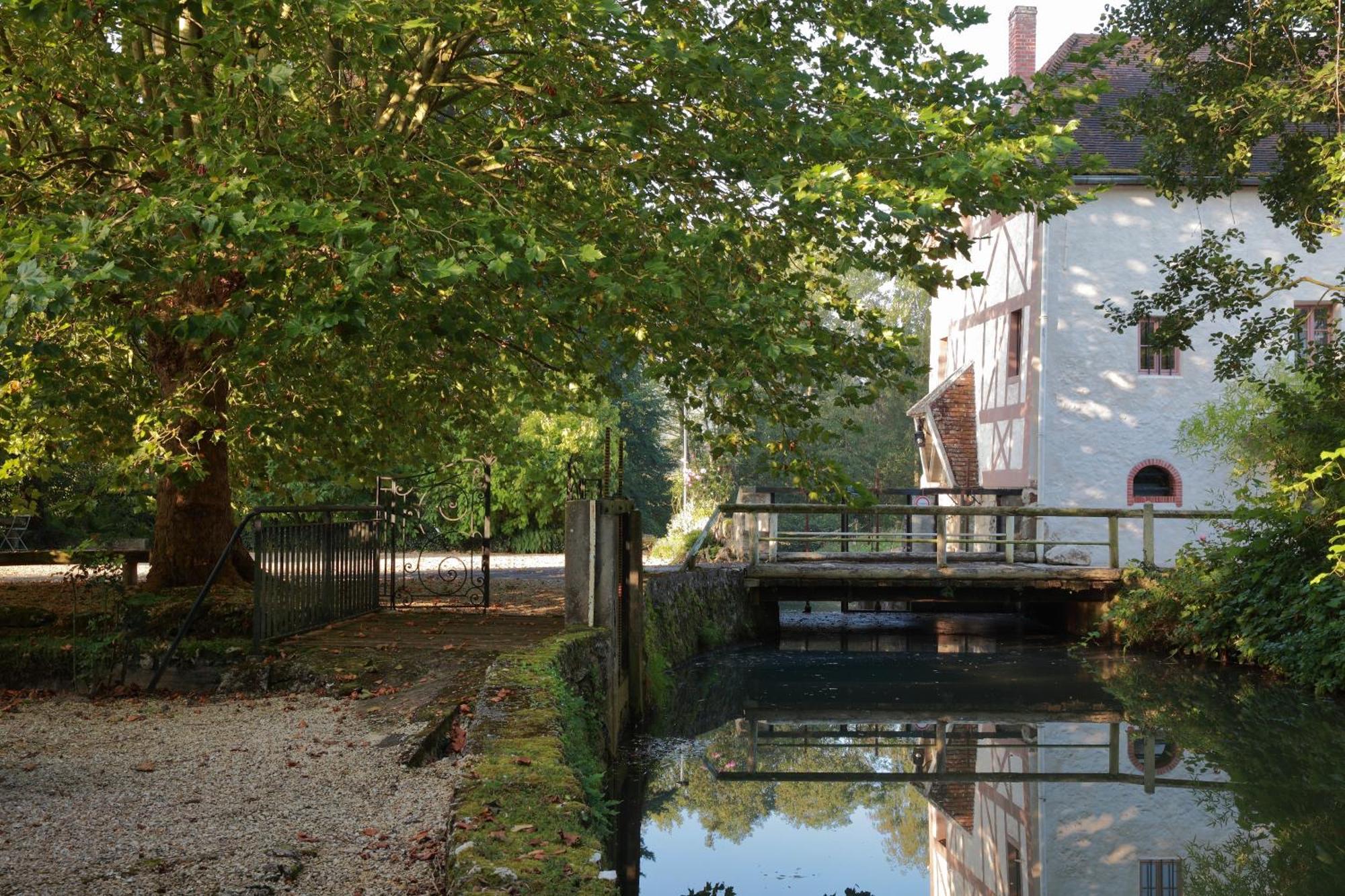 Charme Au Fil De L'Eau Hotel Vendieres Bagian luar foto